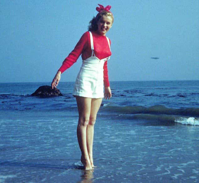 Norma Jeane Mortenson fotografías